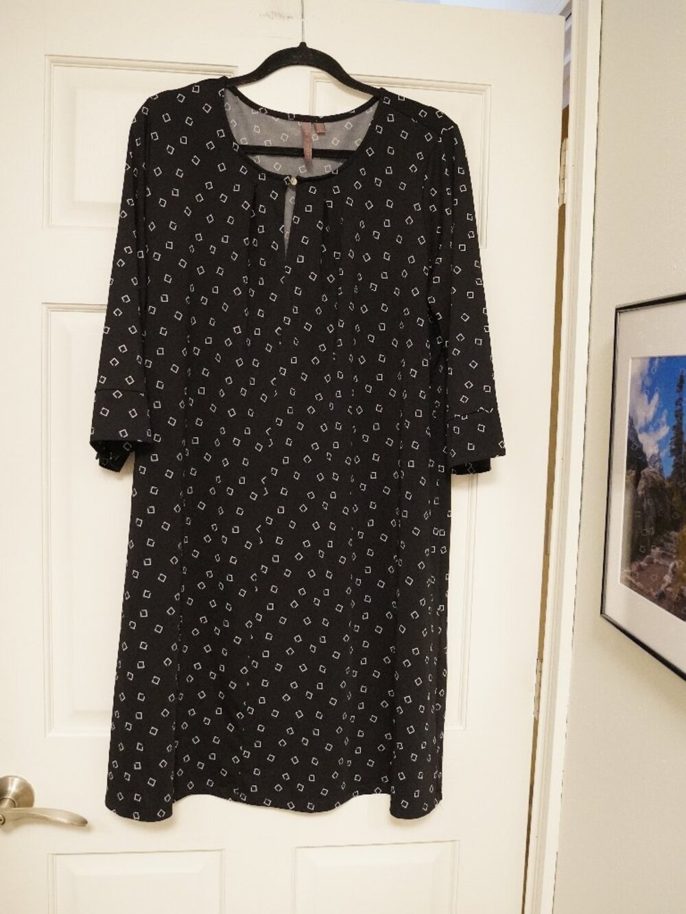 Brina & Em Black White Geometric Print Shift Dress. - Picture 1 of 4